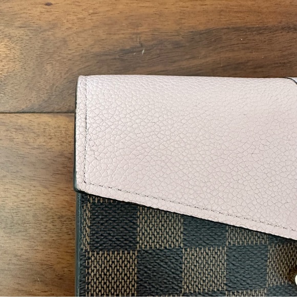 Vintage Authentic Louis Vuitton Damier Ebene Magnolia Rose Pink Clapton Wallet - Picture 10 of 17